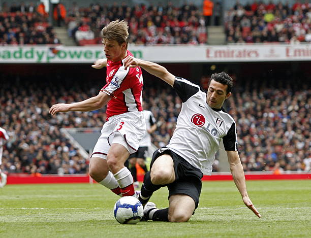 很可能与其 很可能与其